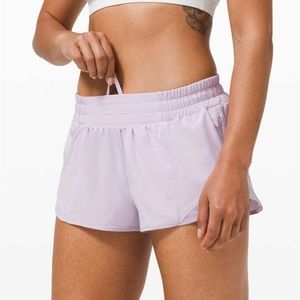 NWT Lululemon Hotty Hot Short 2.5"